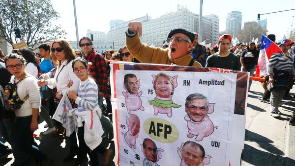 Protesta contra reforma de sistema previsional en Chile - Sputnik Mundo