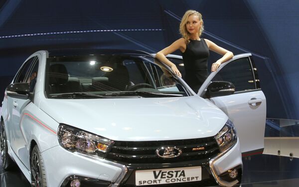 Lada Vesta, coche de la producción rusa - Sputnik Mundo