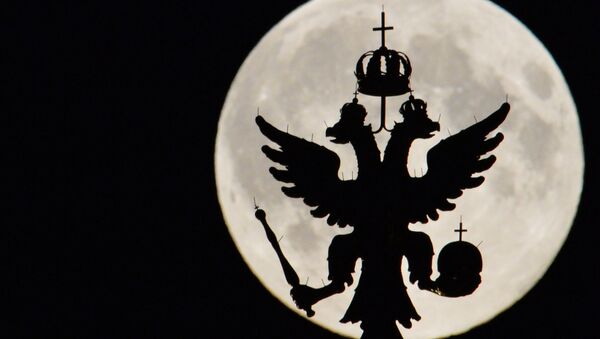 La silueta del escudo de Rusia en Kremlin - Sputnik Mundo