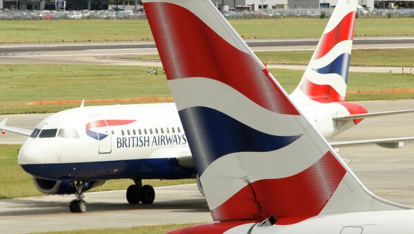 British Airways airplanes are seen at Heathrow Airport in London. - Sputnik Mundo