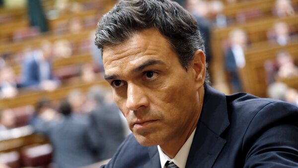 Sanchez attends an investiture debate at the parliament in Madrid - Sputnik Mundo