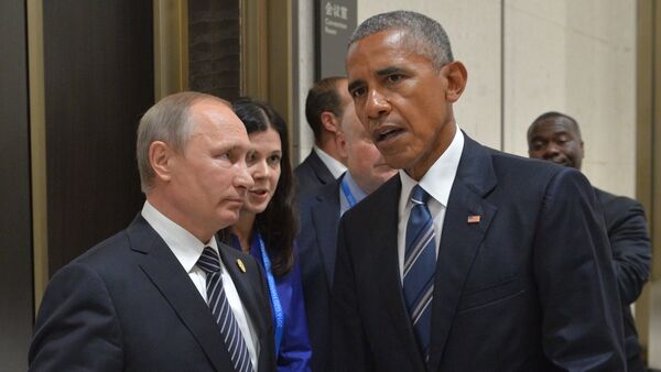 Presidente de Rusia, Vladímir Putin, con expresidente de EEUU, Barack Obama  - Sputnik Mundo