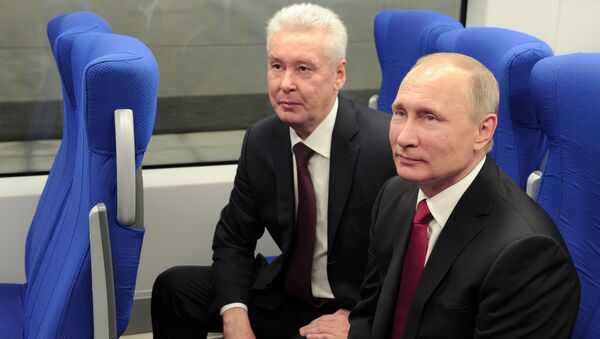 El presidente de Rusia, Vladímir Putin, y el alcalde de Moscú, Serguéi Sobianin - Sputnik Mundo