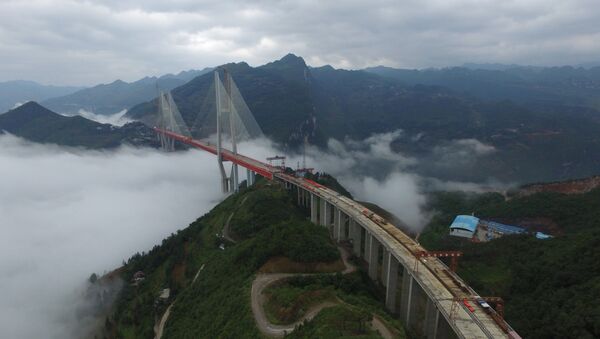 Un puente colgante en China - Sputnik Mundo