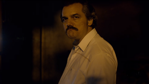 Wagner Moura ejecuta el rol de Pablo Escobar - Sputnik Mundo
