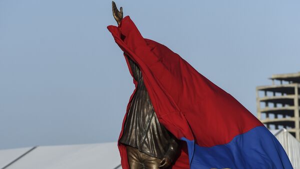 La estatua del expresidente de Venezuela, Hugo Chavez - Sputnik Mundo