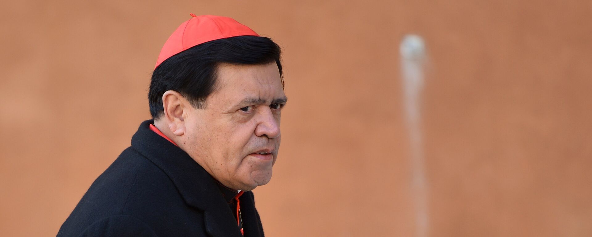 Mexican cardinal Norberto Rivera Carrera arrives for talks ahead of a conclave to elect a new pope on March 4, 2013 at the Vatican. - Sputnik Mundo, 1920, 23.11.2020