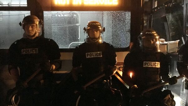 Policías estadounidenses en la ciudad de Charlotte, Carolina del Norte - Sputnik Mundo