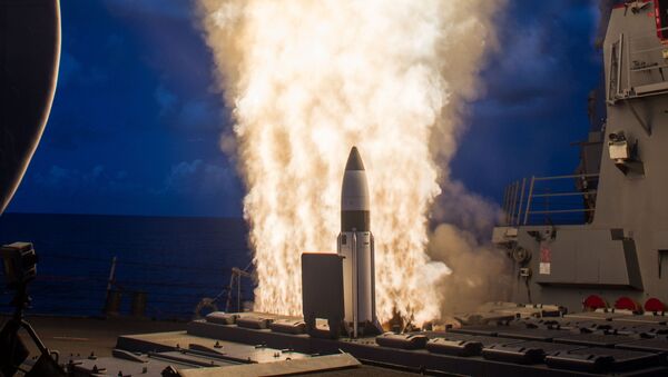 Un misil estadounidense Aegis que se prevé desplegar en Europa como parte del Escudo Antimisiles - Sputnik Mundo