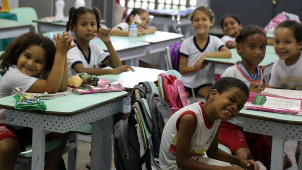 Una escuela brasileña - Sputnik Mundo