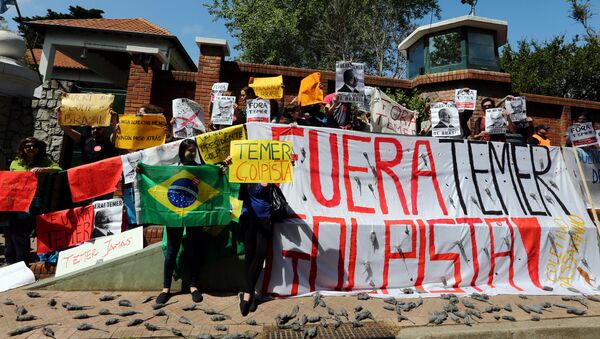 Una protesta contra el presidente brasileño, Michel Temer, en Buenos Aires, Argentina - Sputnik Mundo