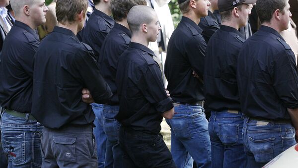 Un grupo de neonazis en Karnburgo, Austria, el 21 de septiembre de 2008 - Sputnik Mundo