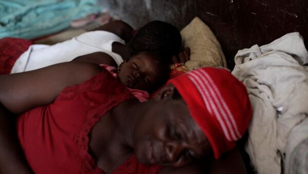 Haitianos en un refugio por el huracán Matthew - Sputnik Mundo