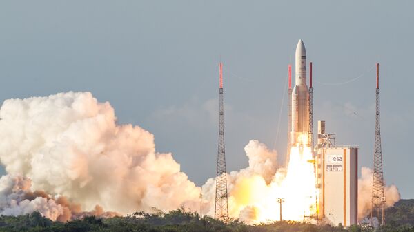 Lanzamiento del cohete Ariane 5 (archivo) - Sputnik Mundo