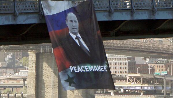 Un cartel gigante del presidente de Rusia, Vladímir Putin, en Nueva York - Sputnik Mundo