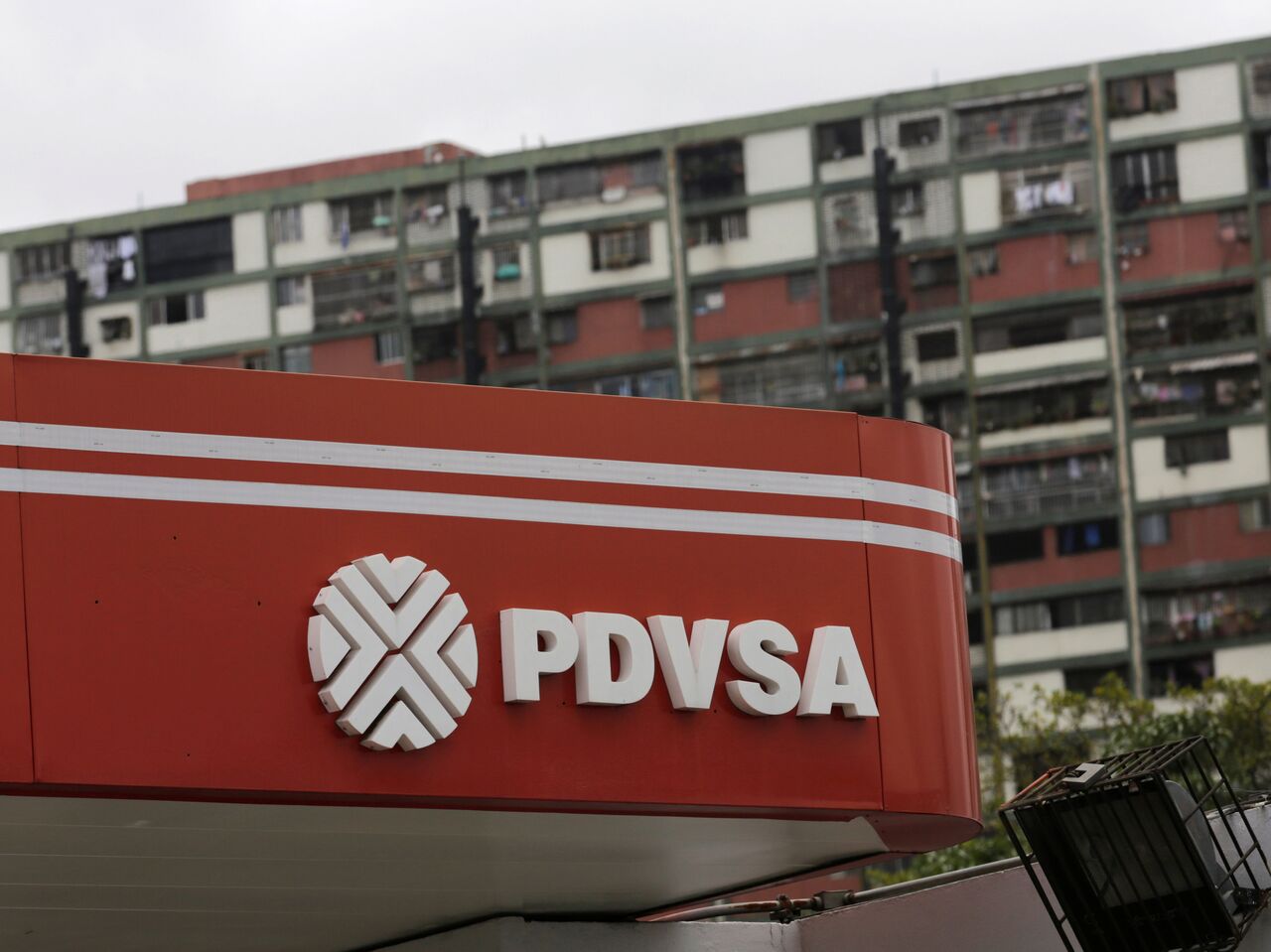 Maduro propone convertir a PDVSA en una proveedora segura de gas a México