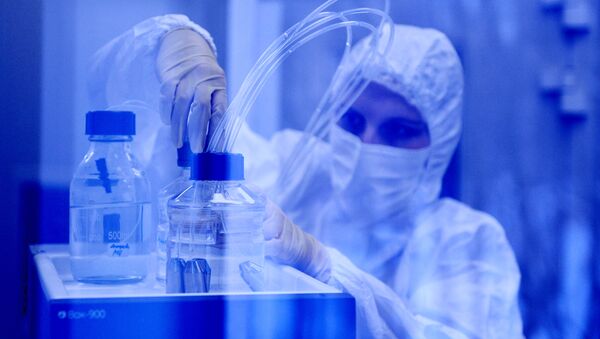 Российские медики разработали вакцину против лихорадки Эбола - Sputnik Mundo