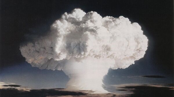 Una explosión nuclear (imagen referencial) - Sputnik Mundo