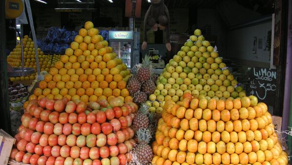 Frutas en un mercado en Argentina - Sputnik Mundo