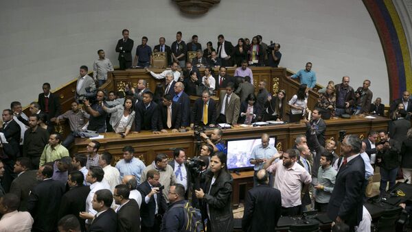 Los partidarios del presidente entraron en la Asamblea Nacional de Venezuela - Sputnik Mundo
