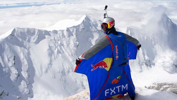 Valery Rozov - Himalaya Record Jump 2016 - Sputnik Mundo
