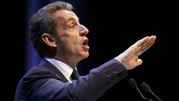 Nicolas Sarkozy, former head of the Les Republicains political party, attends a political rally as he campaigns for the French centre-right presidential primary in Toulon, France, October 21, 2016 - Sputnik Mundo