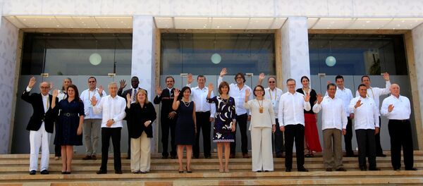 Leaders pose for a photo during the 25th Iberoamerican Summit in Cartagena, Colombia Leaders pose for a photo during the 25th Iberoamerican Summit in Cartagena, Colombia - Sputnik Mundo