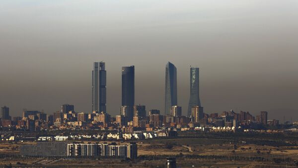La contaminación en Madrid, España - Sputnik Mundo
