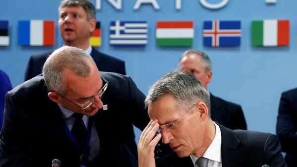 Jens Stoltenberg, secretario general de la OTAN, en el encuentro en Bruselas - Sputnik Mundo