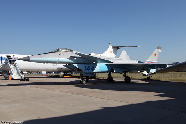 El prototipo del MiG 1.44 durante la feria aeroespacial MAKS-2015 El prototipo del MiG 1.44 durante la feria aeroespacial MAKS-2015 - Sputnik Mundo