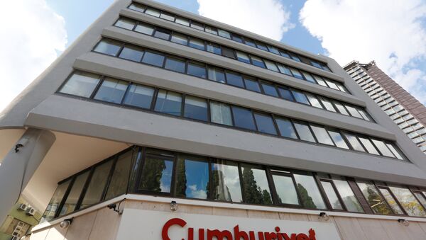 La sede del diario opositor turco Cumhuriyet - Sputnik Mundo