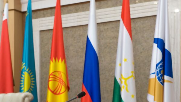 Las banderas de los países miembros de la Comunidad Económica Euroasiática - Sputnik Mundo