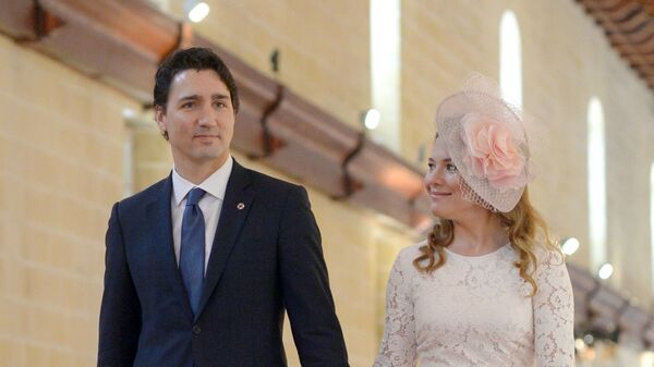 El primer ministro de Canadá, Justin Trudeau, con su esposa Sophie Gregoire - Sputnik Mundo