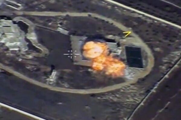 Borrar de la faz de la Tierra: la aviación rusa ataca a los terroristas en Siria - Sputnik Mundo