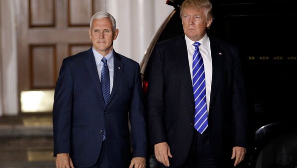 Donald Trump, presidente electo de EEUU, con Mike Pence, futuro vicepresidente de su administración - Sputnik Mundo