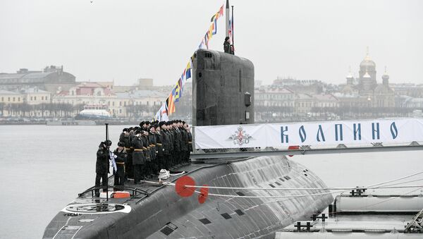 La ceremonia de entrega del submarino Kólpino a la Armada rusa - Sputnik Mundo