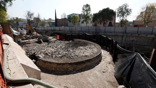La estructura circular encontrada en Tlatelolco, México - Sputnik Mundo