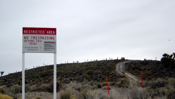 Warning sign near secret Area 51 base in Nevada. - Sputnik Mundo