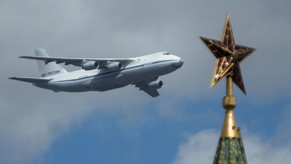 Avión de carga An-124-100 de la Fuerza Aérea de Rusia - Sputnik Mundo