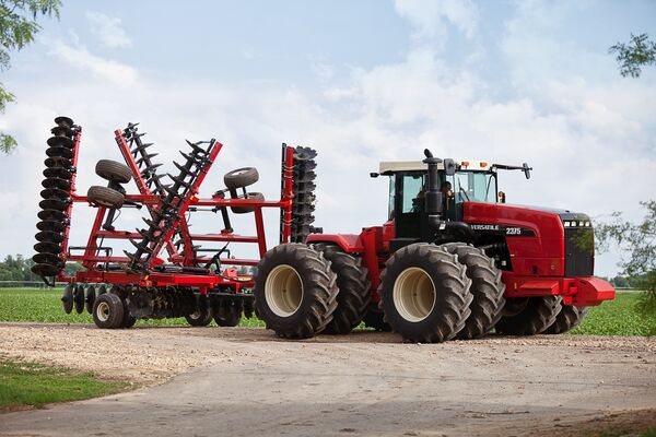 El tractor polivalente Versatile 2375, actualmente producido en la ciudad rusa de Rostov del Don El tractor polivalente Versatile 2375, actualmente producido en la ciudad rusa de Rostov del Don - Sputnik Mundo