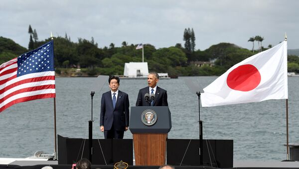 Barack Obama, presidente de EEUU y el primer ministro japonés, Shinzo Abe - Sputnik Mundo