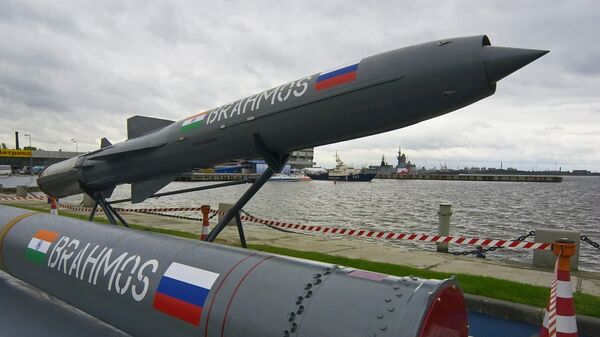 Misil antibuque ruso-indio BrahMos - Sputnik Mundo