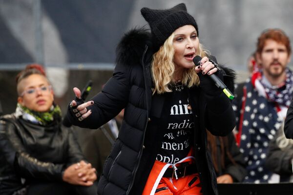Madonna se presenta en la Marcha de las Mujeres en Washington, EEUU, en 2017 - Sputnik Mundo