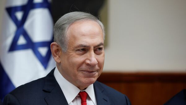 Israeli Prime Minister Benjamin Netanyahu attends the weekly cabinet meeting in Jerusalem January 22, 2017 - Sputnik Mundo
