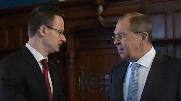 Reunión de los ministros de Asuntos Exteriores, Serguéi Lavrov de la Federación de Rusia y Peter Szijjarto de Hungría.   - Sputnik Mundo