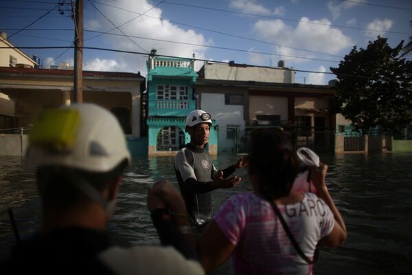 Fuerza mayor contra la capital cubana: inundación en La Habana - Sputnik Mundo