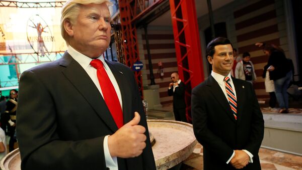 Figuras de cera de Donald Trump, presidente de EEUU, y Enrique Peña Nieto, presidente de México - Sputnik Mundo