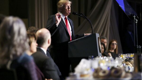 Donald Trump en conferencia de prensa con motivo del desayuno de oración nacional - Sputnik Mundo