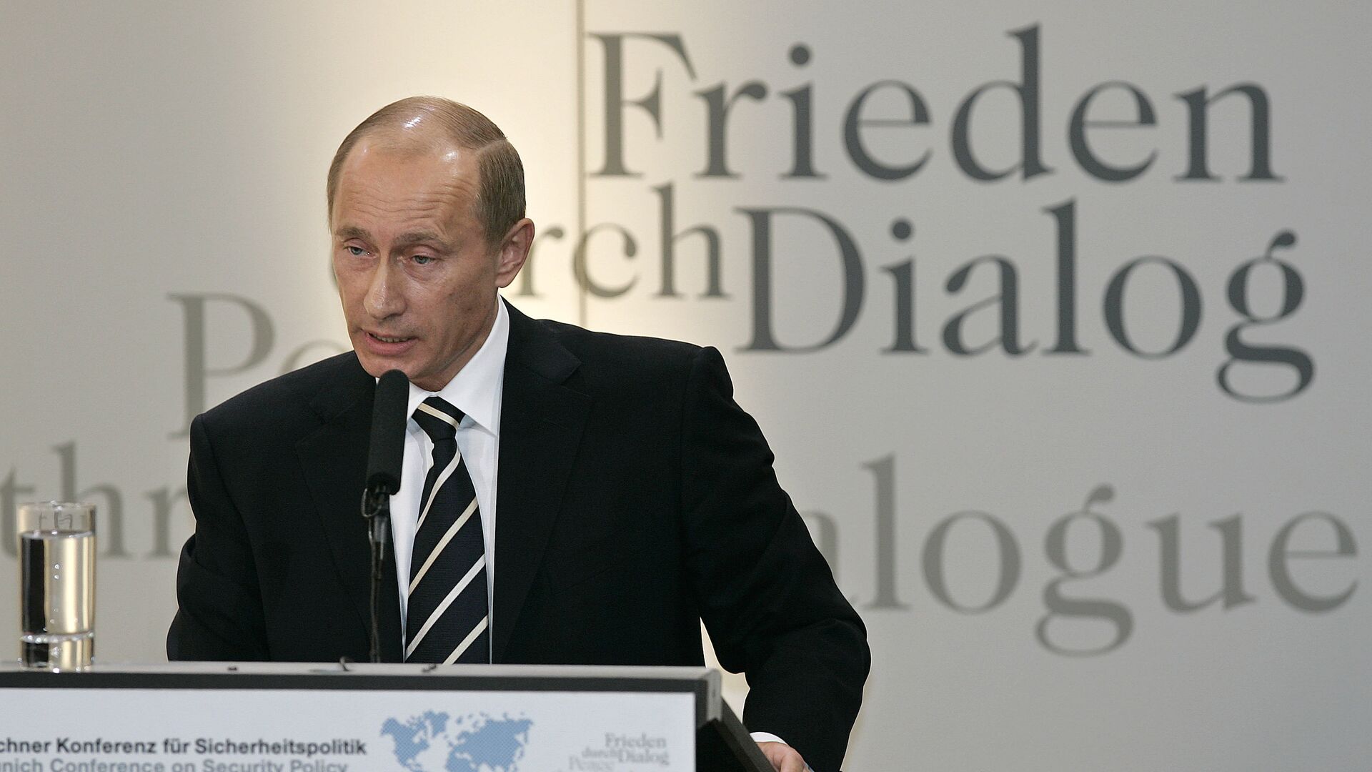 El presidente de Rusia, Vladímir Putin, ante la Conferencia de Seguridad de Múnich en 2007 - Sputnik Mundo, 1920, 10.02.2023