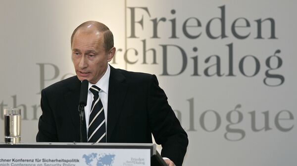 El presidente de Rusia, Vladímir Putin, ante la Conferencia de Seguridad de Múnich en 2007 - Sputnik Mundo
